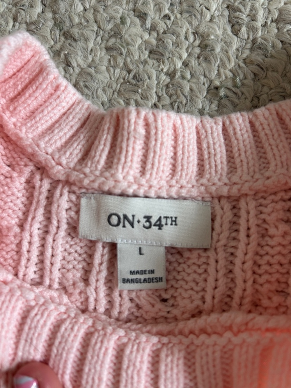 Sleeveless Cable Knit Crewneck Sweater - Light Pink - Picture 2 of 4